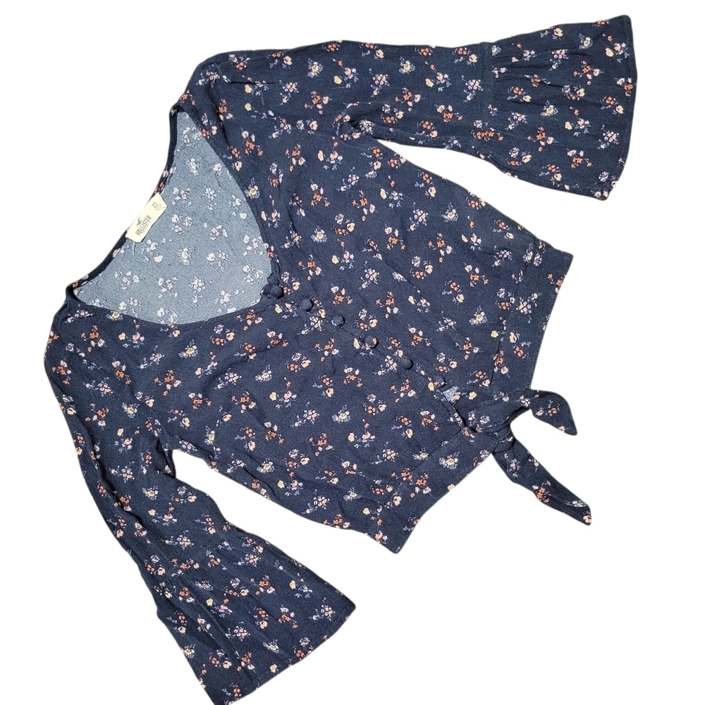 Hollister Floral Button Front Tie Knot Flowy Sleeve Crop Top - Picture 2 of 8